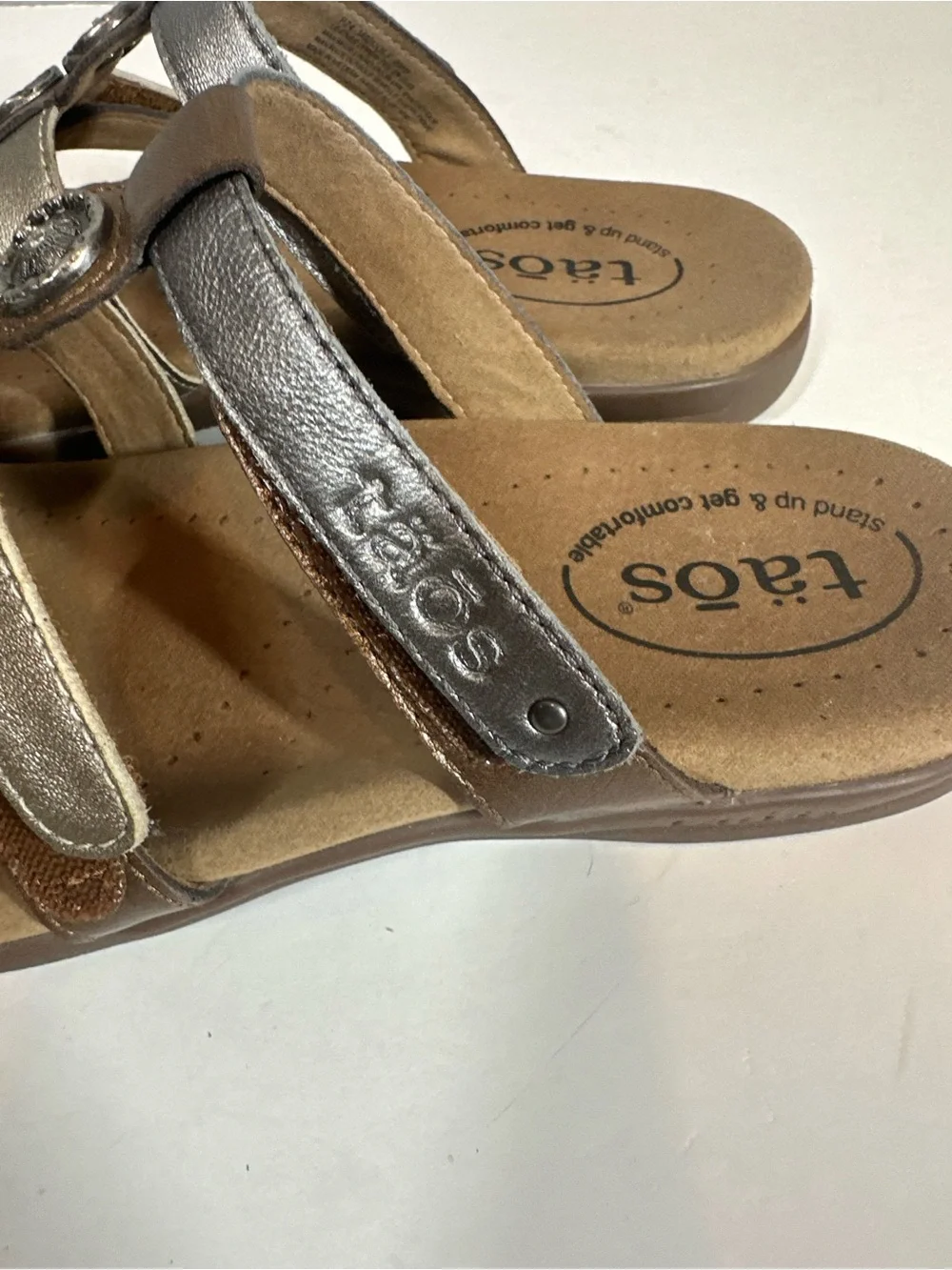 Taos Footwear Prize 4 Silver Metallic Jeweled Slide Sandals for Women size 7 - Picture 7 of 8